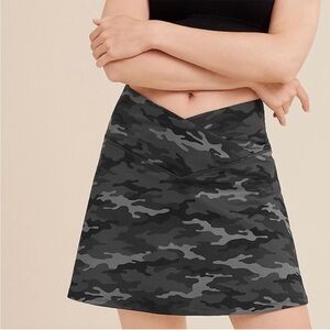 Maurice’s tennis skirt cameo gray black